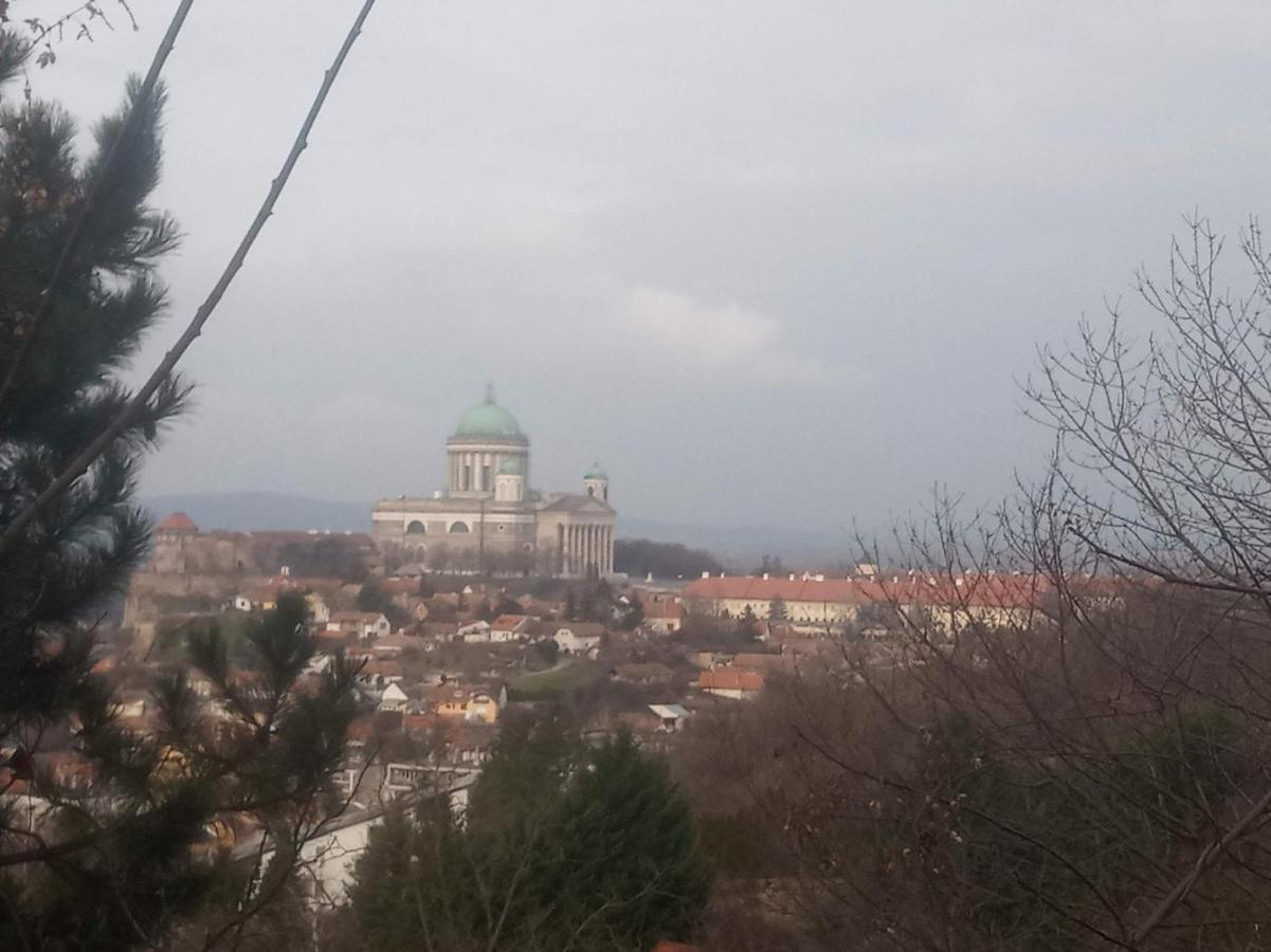 Esztergom Central Екстериор снимка
